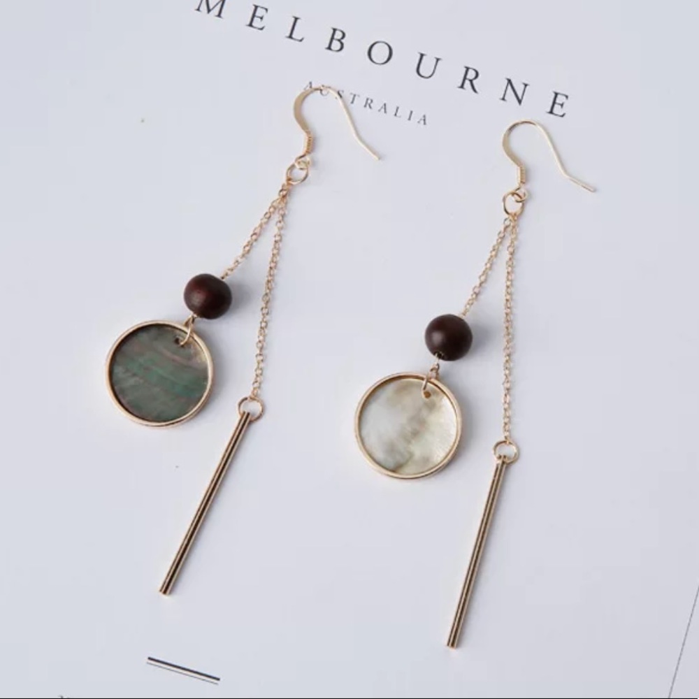 ⭐️Geometric Shell Earrings